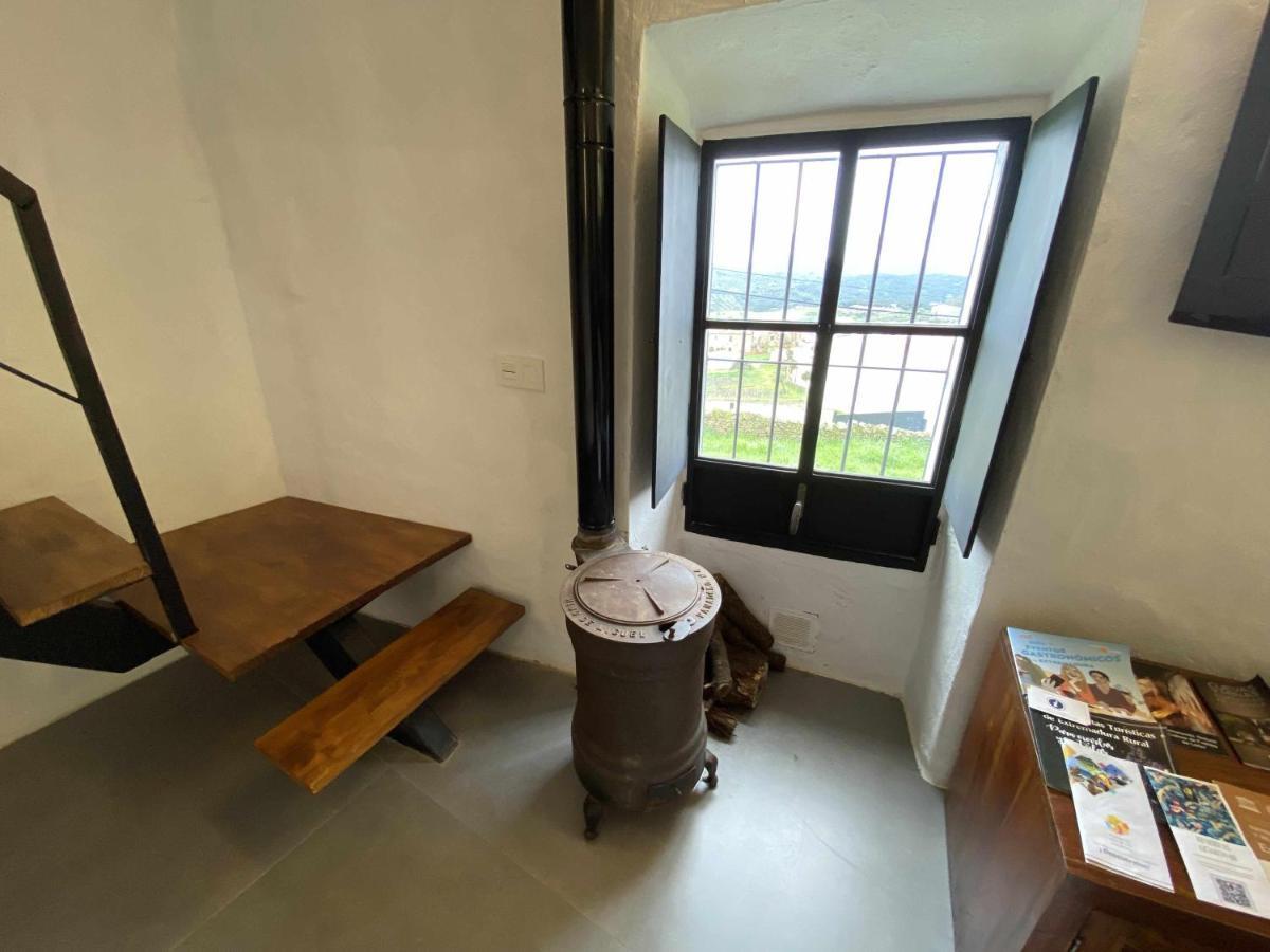 Willa La Martela De Fuentes Casa De Diseno Rural Fuentes de León Zewnętrze zdjęcie